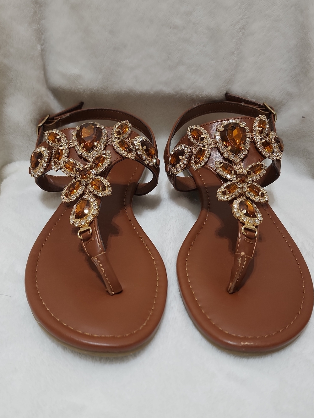 Shoedazzle Brown Julisa Jeweled T-Strap Sandals 7.5/8